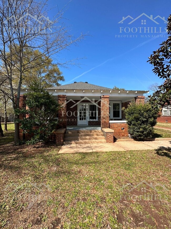 Building Photo - 1208 W Whitner St