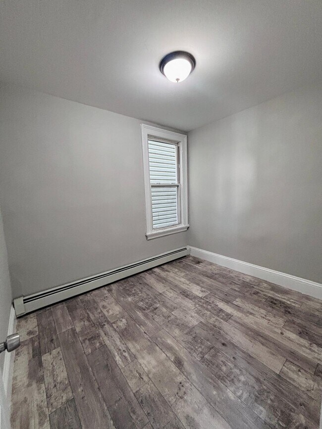 Foto del edificio - 393 Straight St