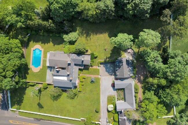 Building Photo - 110 Wolver Hollow Rd