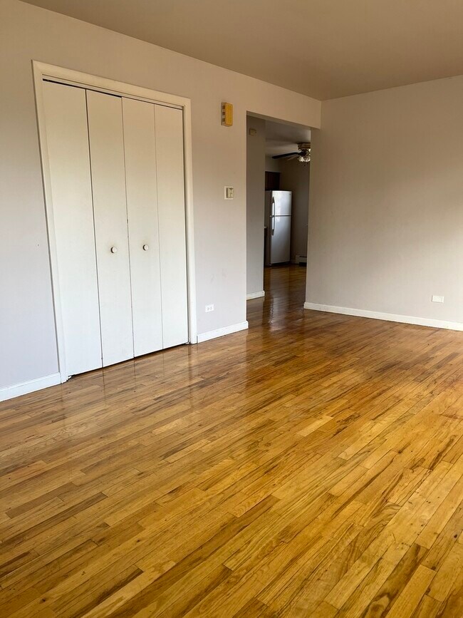 Foto del edificio - 1220 Marengo Ave