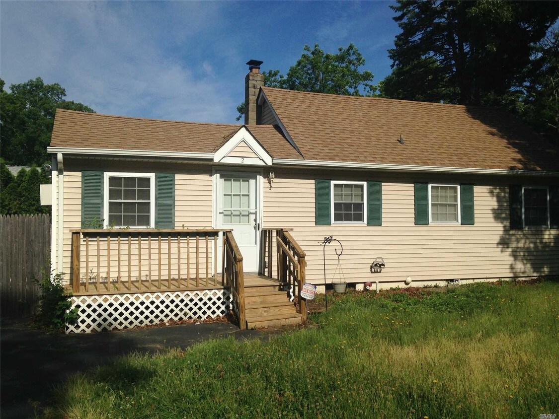 Primary Photo - 2 Pine Rd