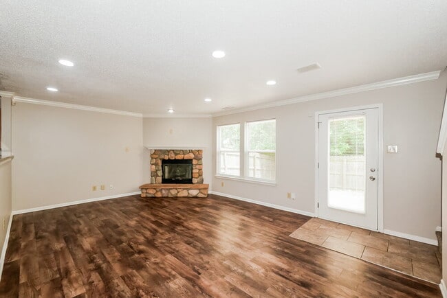 Building Photo - 2331 Layton Ln