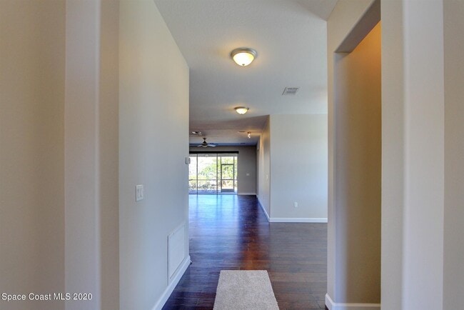 Building Photo - 5918 Croydon Ct