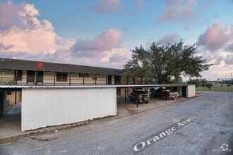 Building Photo - 1600 S Bridge Ave