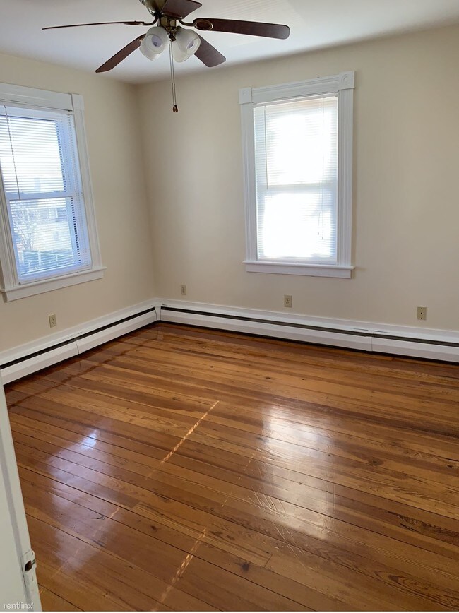 Building Photo - 2 br, 1 bath Apartment - 286 Cherry St