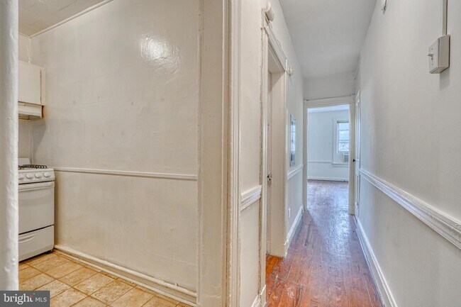 Building Photo - 210 Laurens St