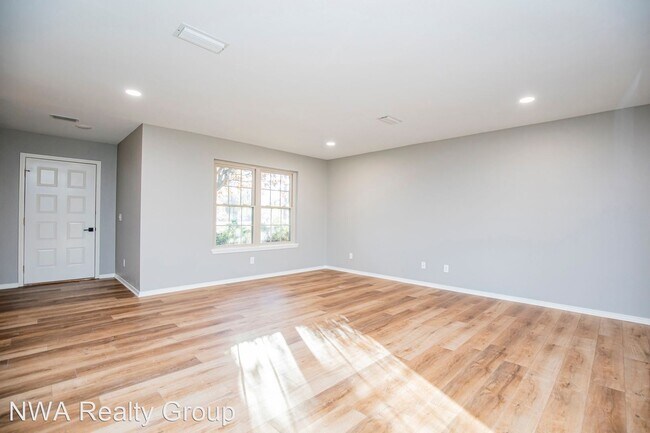 Building Photo - 3 br, 2 bath House - 19 Hebrides Drive