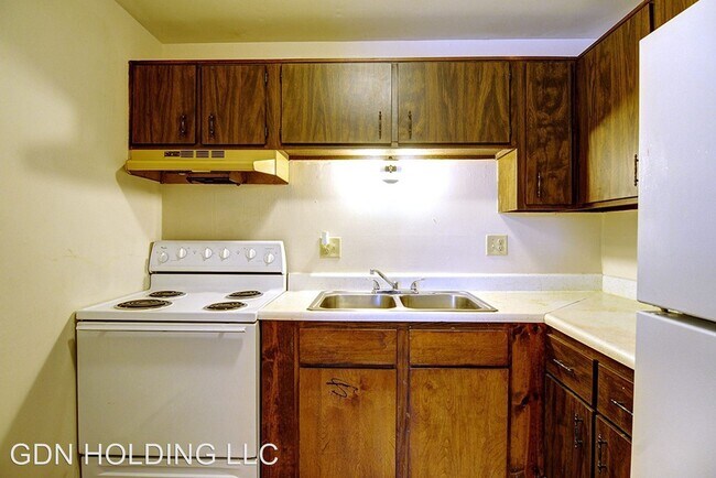 Building Photo - 305-325 Bellbrook Ave