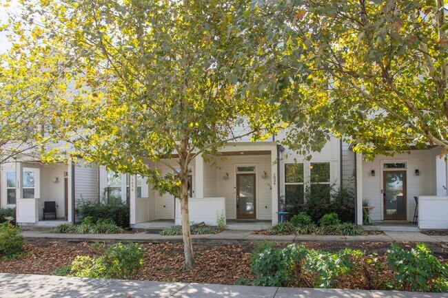 Foto del edificio - 1034 Maynor Ave