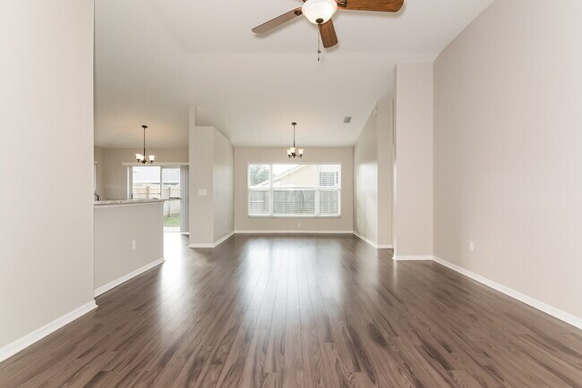 Building Photo - 1748 Kirtley Dr