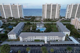 Building Photo - 2730 Banyan Rd