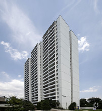 Building Photo - Montcrest Apartments A&B