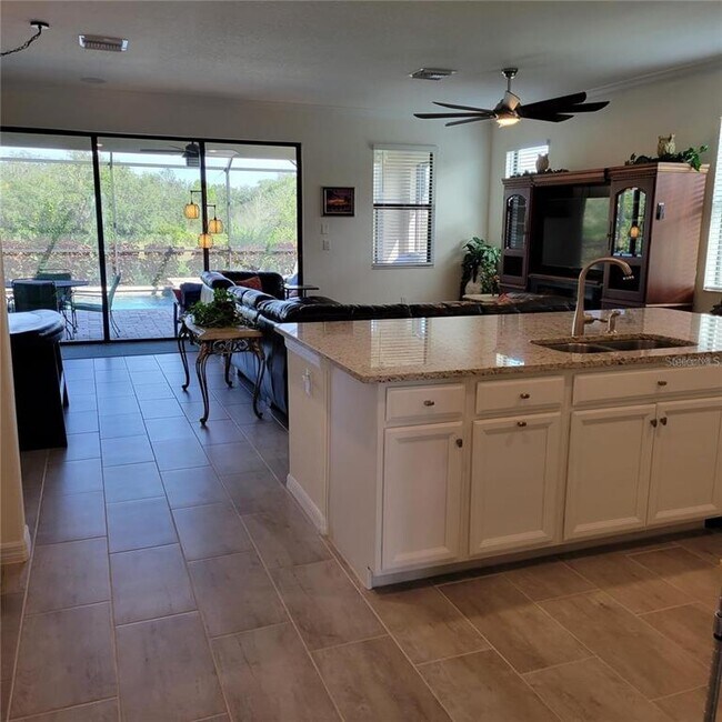 Foto del edificio - 17335 Blue Rdg Pl