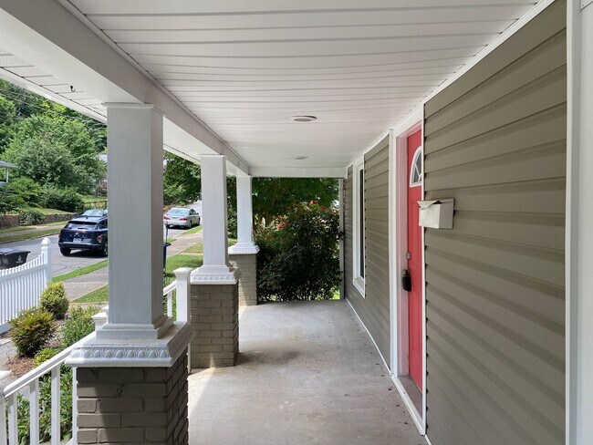 Building Photo - 203 Shawnee St