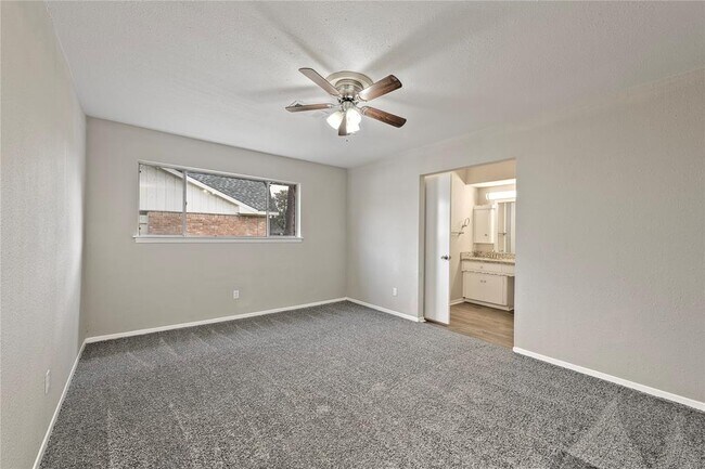 Building Photo - 14015 Lantern Ln