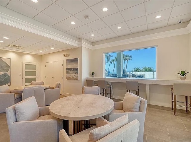 Foto del edificio - 4822 Ocean Blvd