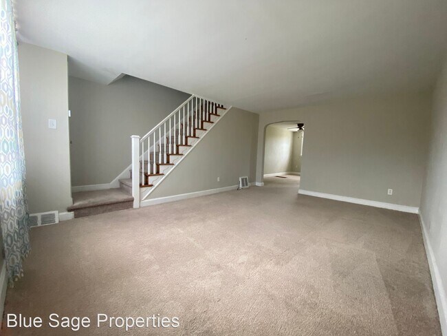 Building Photo - 3 br, 1.5 bath House - 2345 Bond Ave