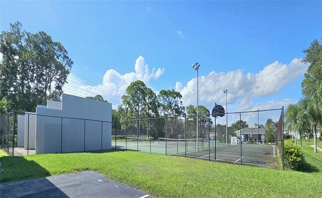 Foto del edificio - 4442 Pinebark Ave