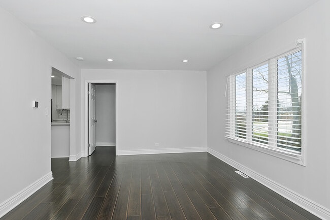Building Photo - 7349 S Park Ave