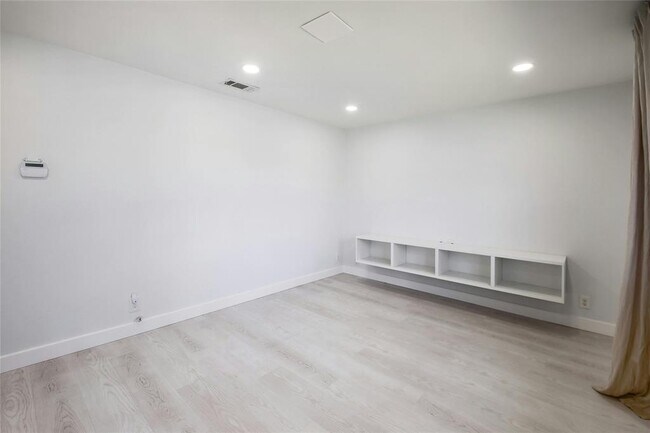 Building Photo - 8505 Spearman Dr