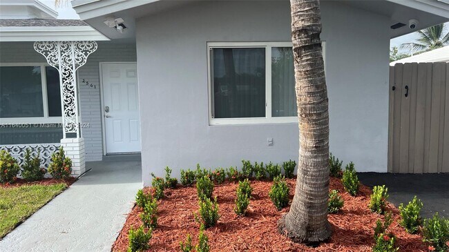 Foto del edificio - 2559 NE 10th Ct