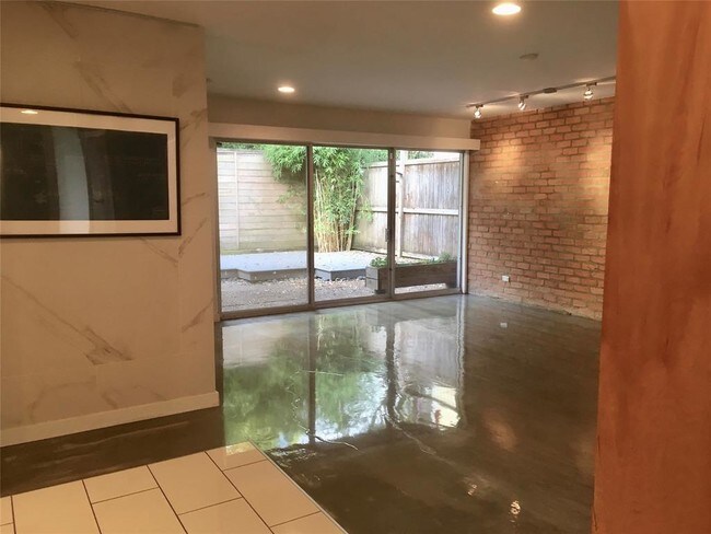 Foto del edificio - 1903 Vermont St