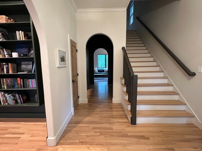 Entry - 347 Ormond St SE
