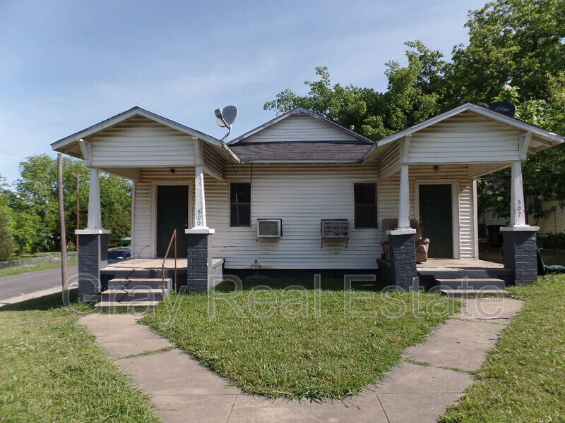 Primary Photo - 502 E 16th St