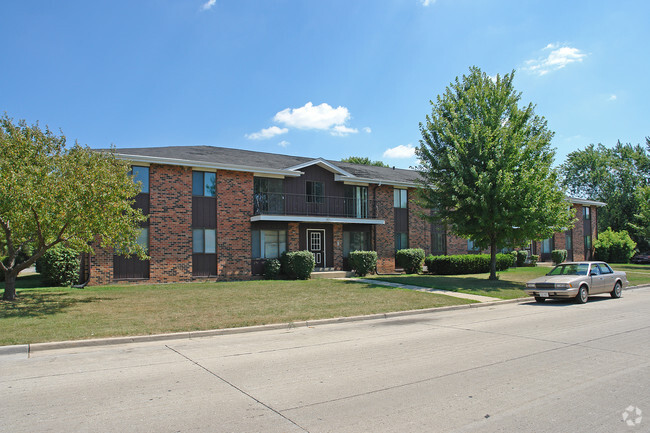 Building Photo - Windsong Court Apartments