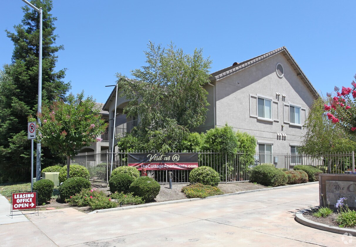The Cottages Apartment Homes Apartments in Stockton, CA