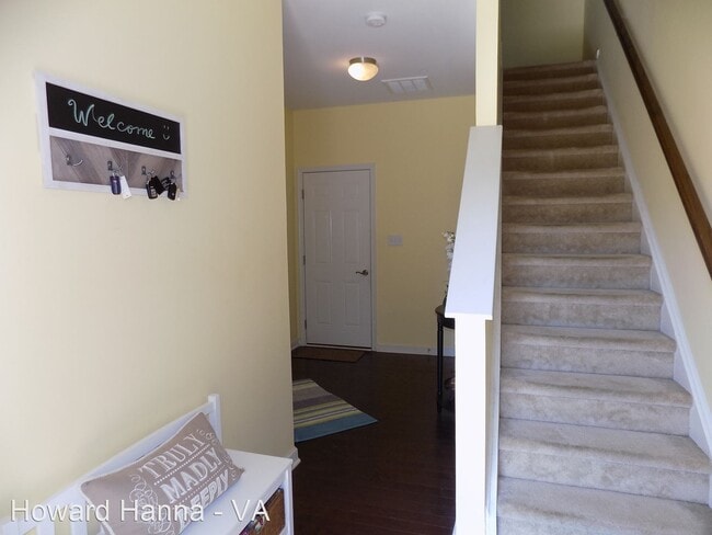 Building Photo - 3 br, 3.5 bath House - 172 Hemisphere Circle