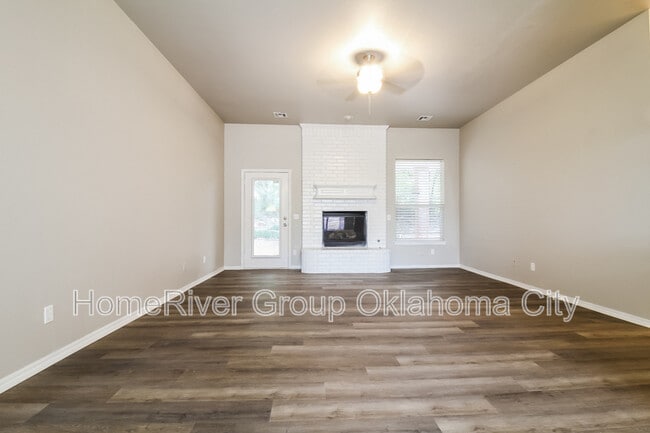 Building Photo - 3905 Penny Dr