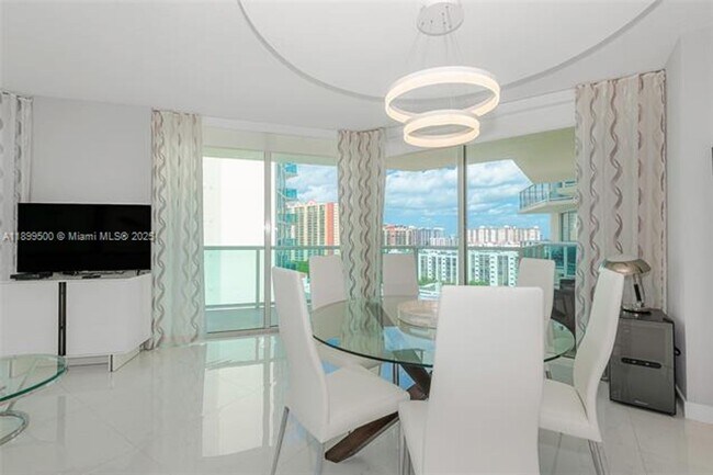 Foto del edificio - 200 Sunny Isles Blvd