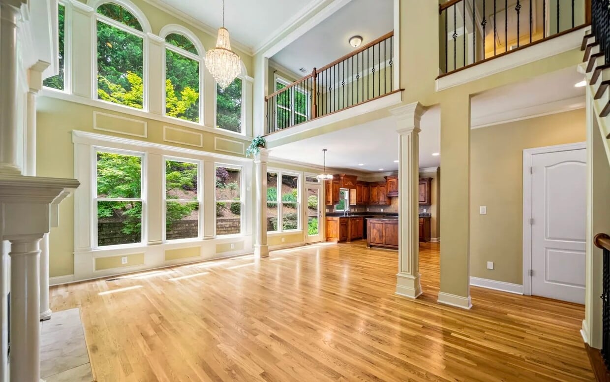 Primary Photo - 732 Glass St NW