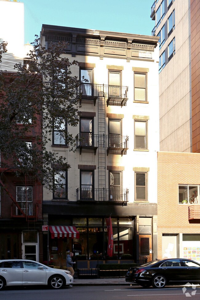 Building Photo - 227 10th Ave