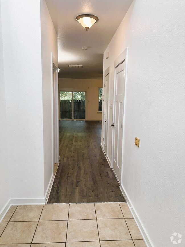 Building Photo - 248 Craftsman Cir