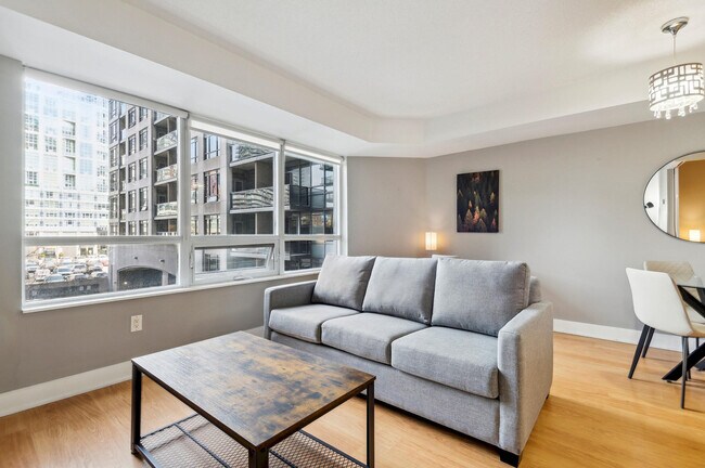 Building Photo - 20 Blue Jays Way