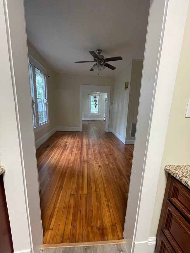 Foto del edificio - 421 Duke St SW