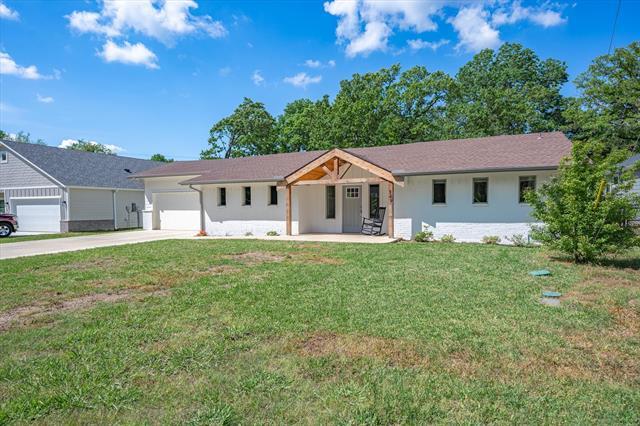 Building Photo - 349 Enchanted Dr