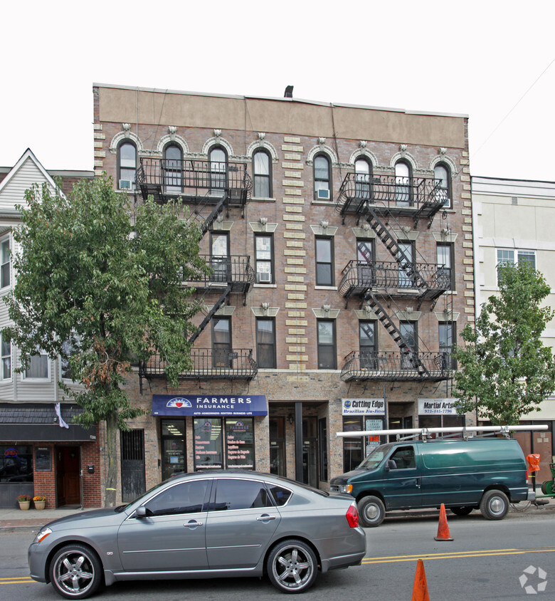 Building Photo - 208-210 Harrison Ave