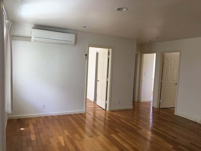 Foto del edificio - 1052 Green St