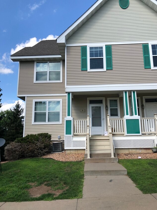 18 Heritage Blvd, Hudson, WI 54016 Townhome Rentals in Hudson WI