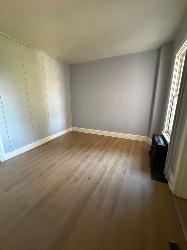 Foto del edificio - 831 E Prospect St
