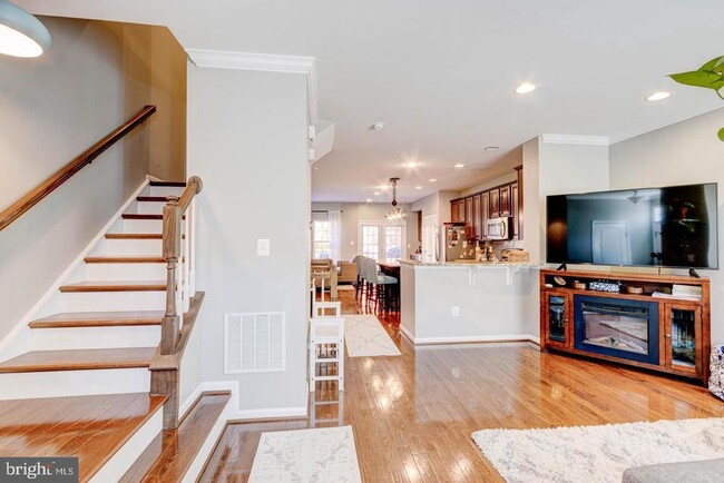 Foto del edificio - 7246 Dorchester Woods Ln