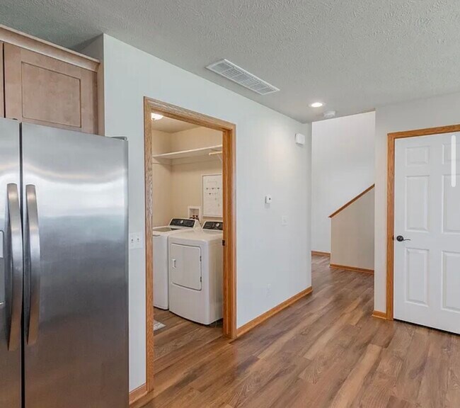 Foto del edificio - 8767 Ridge Hollow Dr