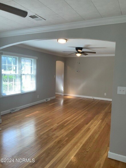 Foto del edificio - 1101 N Poplar St