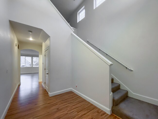 Building Photo - 4Bed, 2.5Bath Home Close to Lots of Parks in Brookwood!