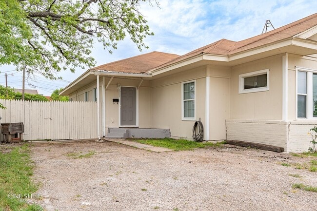 Building Photo - 1711 N 3rd St