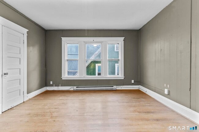 Building Photo - 77 Wall St