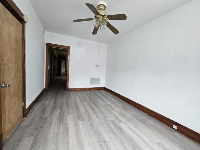 Building Photo - 3024 W 40th St